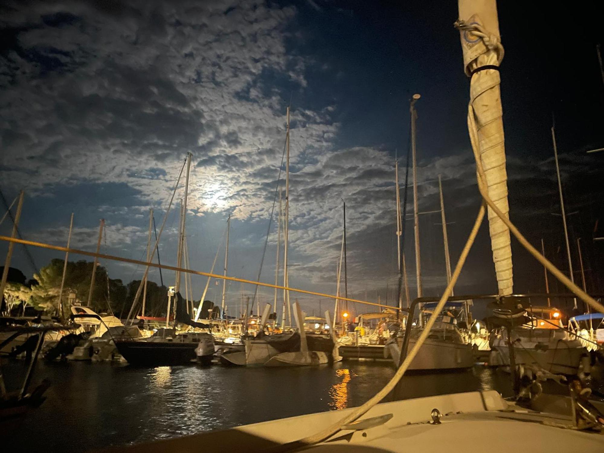 Yacht Studio Galarne Saint-Raphaël Exteriör bild