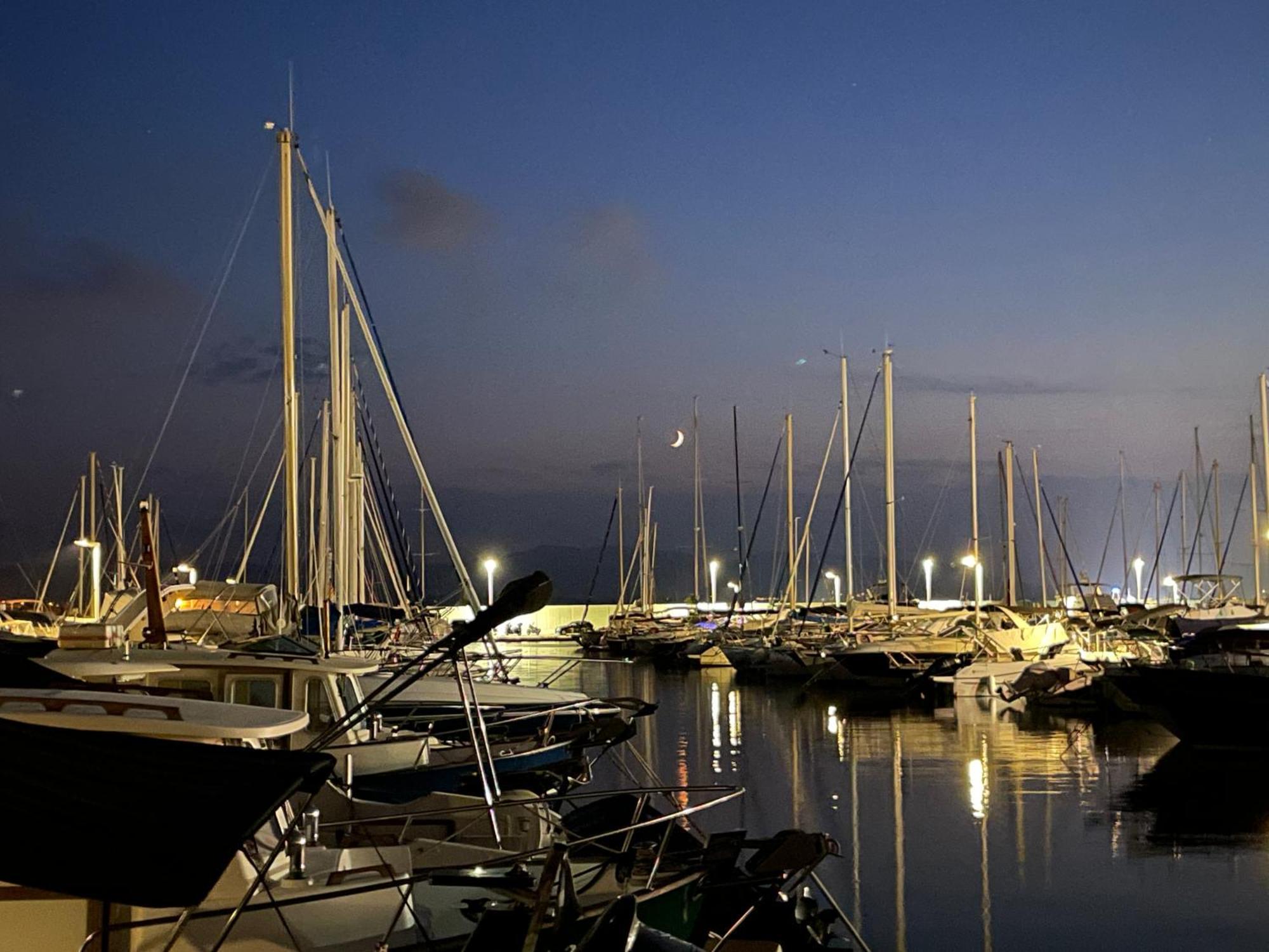 Yacht Studio Galarne Saint-Raphaël Exteriör bild